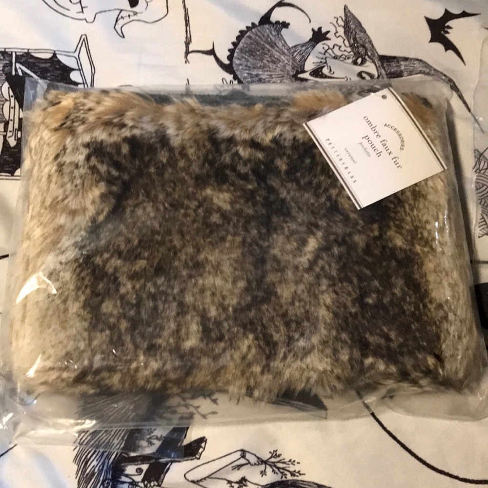 Pottery Barn ombré faux fur pouch - Picture 5 of 5